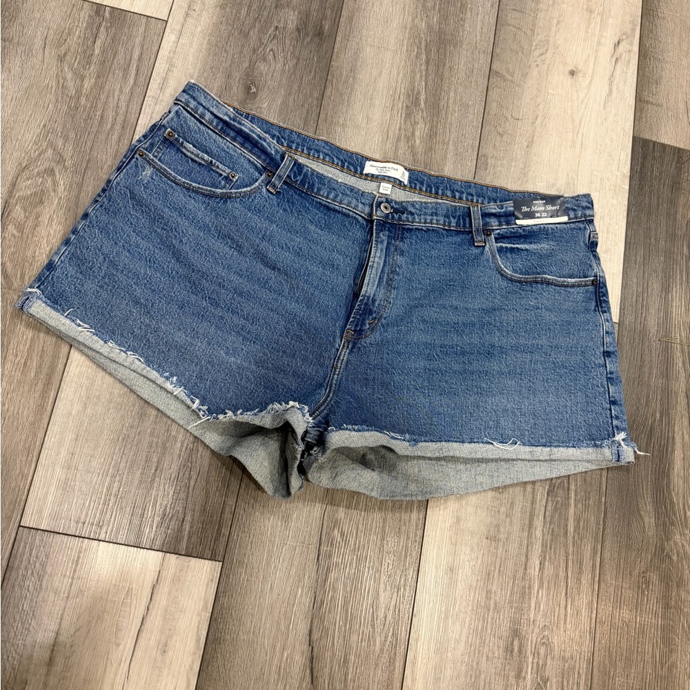 Abercrombie & Fitch Distressed Mom Shorts Denim Shorts
